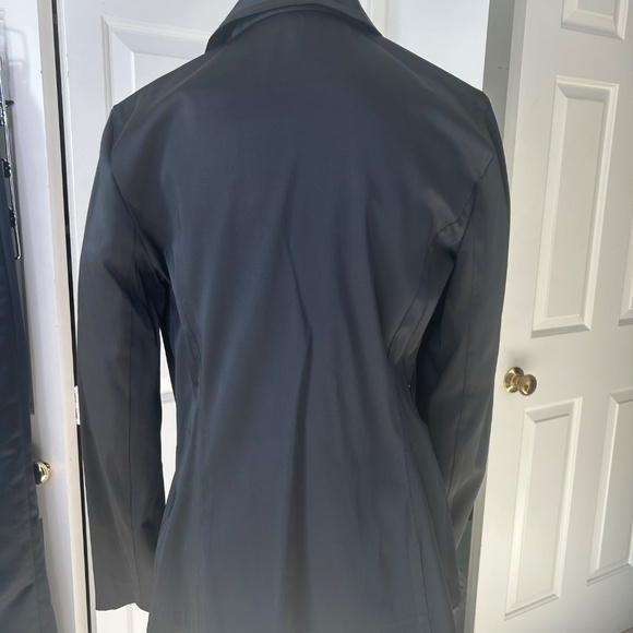 Bryan’s Black Blazer with Satin Trim Size 7 - Picture 3 of 4